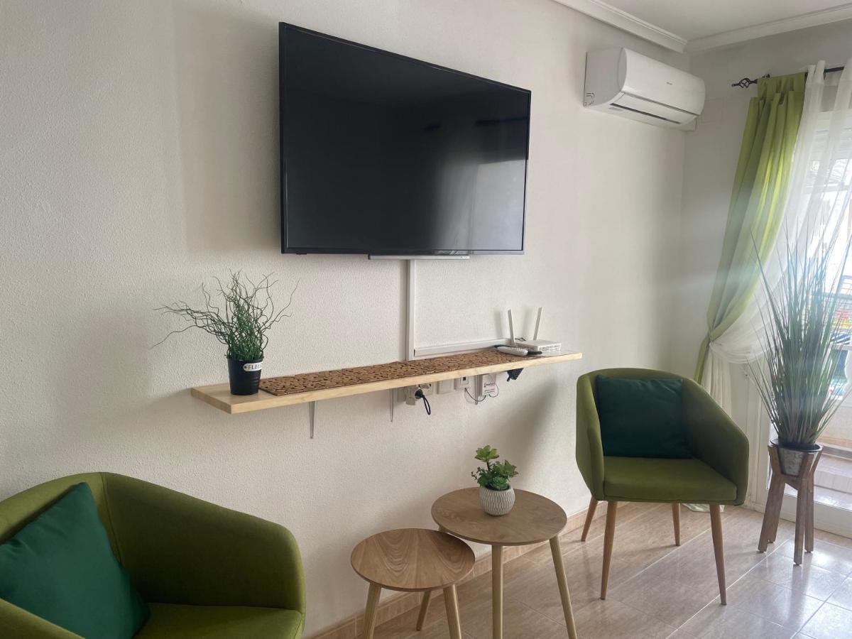 Linmarko Apartamento En Centro De Торевьиа Экстерьер фото